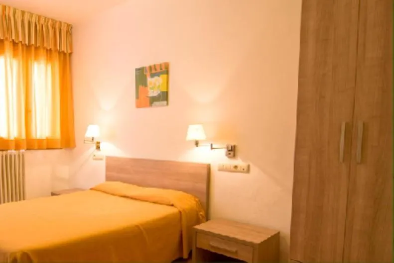 Hostal Muntanya Artesa de Segre Ostello