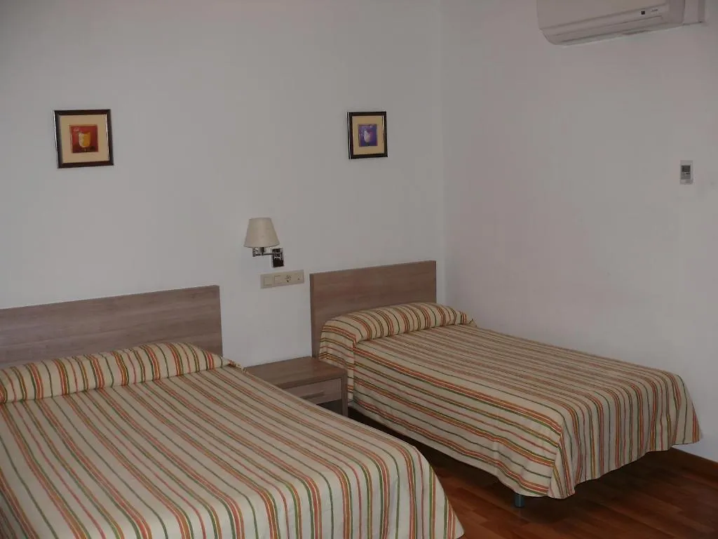 Hostal Muntanya Artesa de Segre 0*,